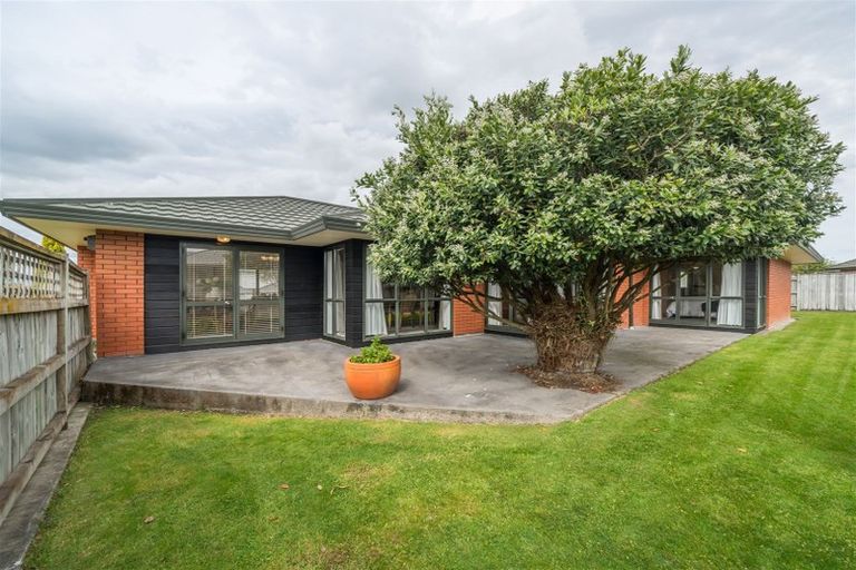 Photo of property in 115 Summerhill Drive, Fitzherbert, Palmerston North, 4410