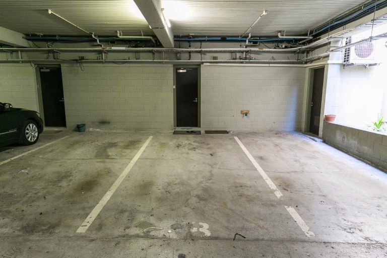 Photo of property in Mendosa Terraces Apartments, 8/9 Ebor Street, Te Aro, Wellington, 6011