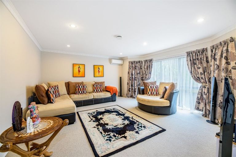 Photo of property in 39 Sapperton Drive, Henderson, Auckland, 0612