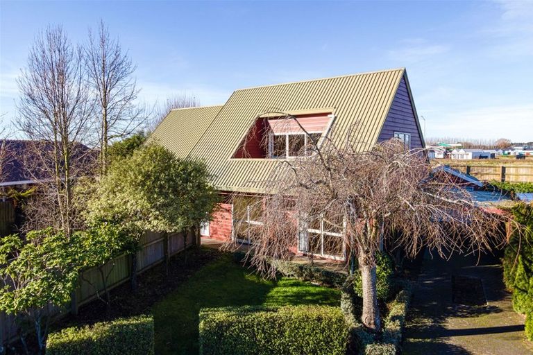 Photo of property in 12 Langham Place, Redwood, Christchurch, 8051