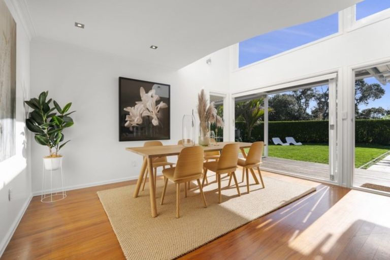 Photo of property in 32 Raymond Street, Point Chevalier, Auckland, 1022