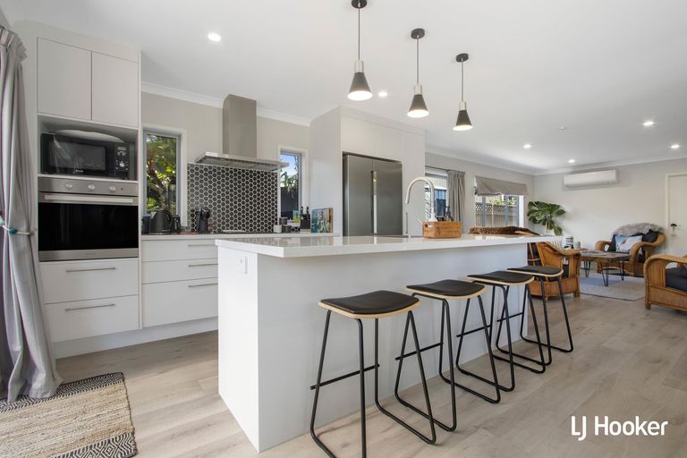 Photo of property in 11a Hillview Road, Waihi Beach, 3611