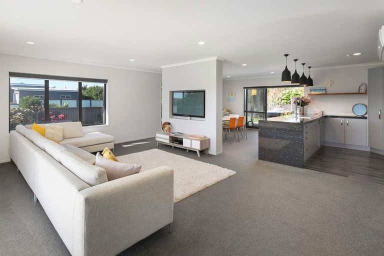 Photo of property in 21 Surfers Avenue, Waihi Beach, 3611