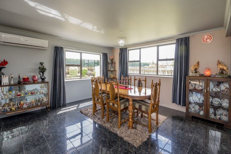 Photo of property in 55 Waikawa Beach Road, Manakau, Levin, 5573