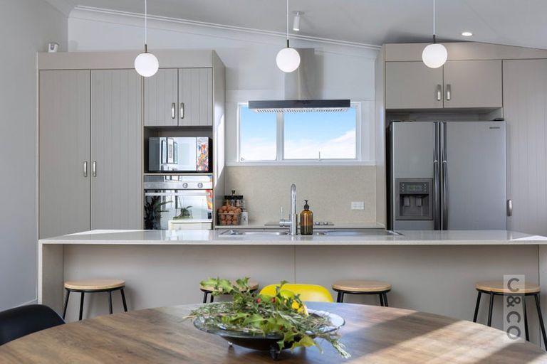 Photo of property in 8 Puriri Street, Helensville, 0800