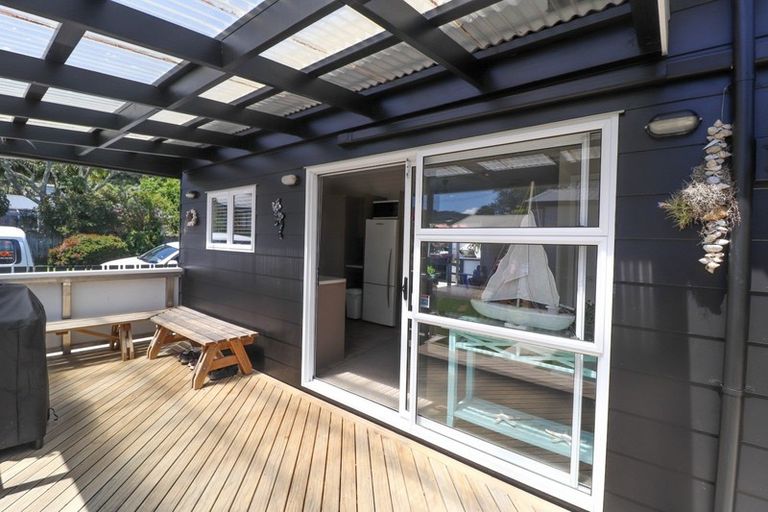Photo of property in 6 Aputa Avenue, Te Puru, Thames, 3575