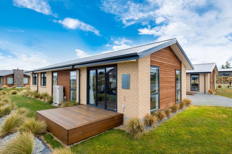 Photo of property in 2 Rodman Lane, Lake Tekapo, 7999