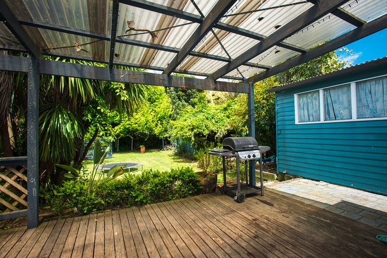Photo of property in 210 Kahutia Street, Gisborne, 4010