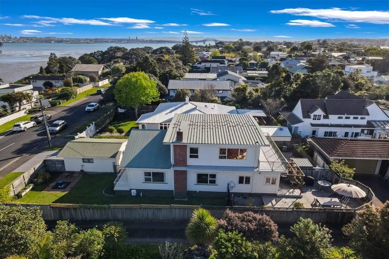 Photo of property in 1/90 Norwood Road, Bayswater, Auckland, 0622