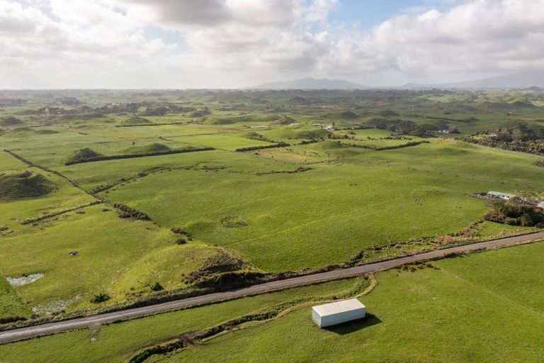 Photo of property in 22 Pungarehu Road, Pungarehu, 4685