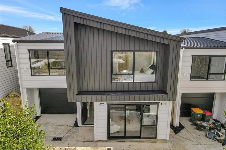 Photo of property in 45b Portadown Avenue, Pakuranga Heights, Auckland, 2010