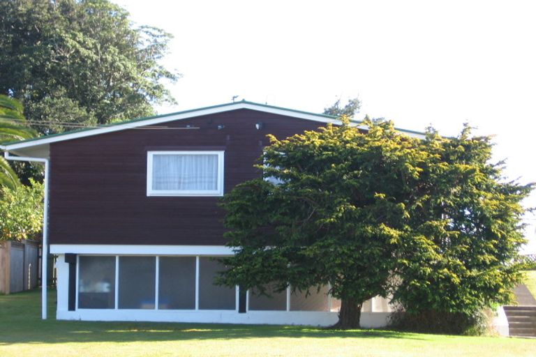 Photo of property in 10 Alma Crescent, Papakura, 2110