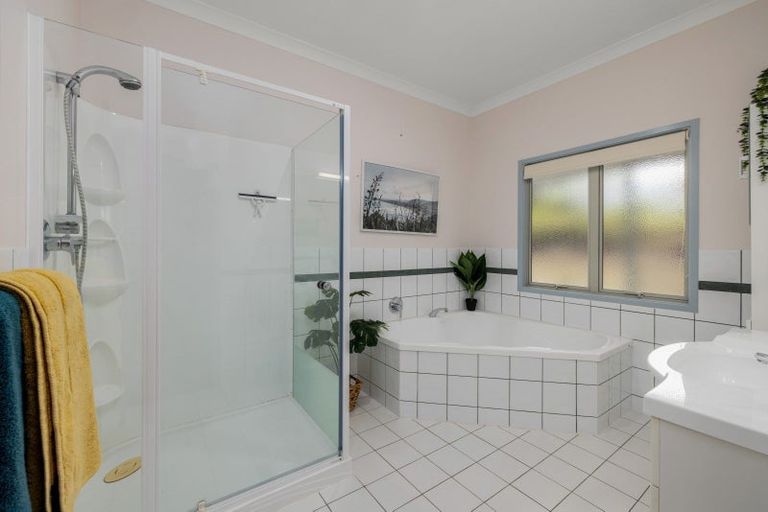 Photo of property in 33a Skudders Beach Road, Kerikeri, 0294