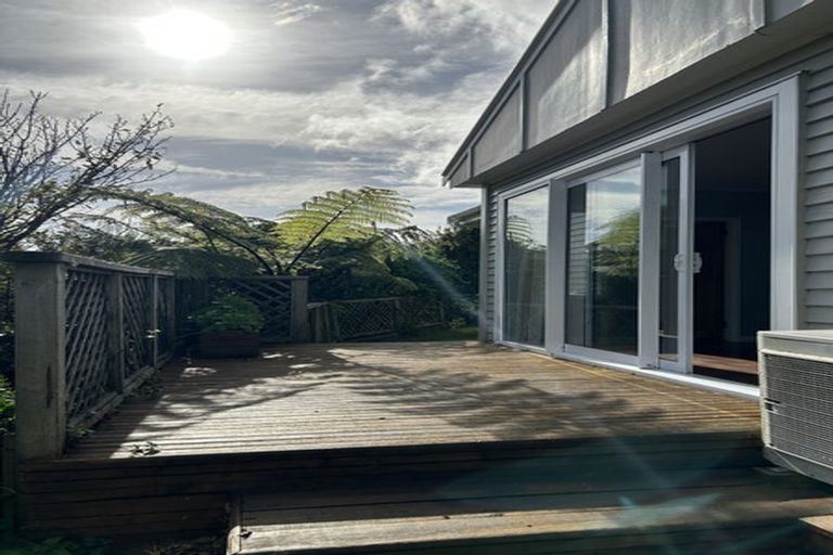 Photo of property in 107 Nevay Road, Miramar, Wellington, 6022