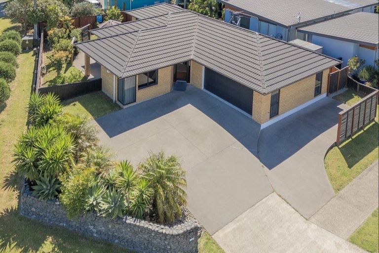 Photo of property in 1 Cobham Lane, Whitianga, 3510