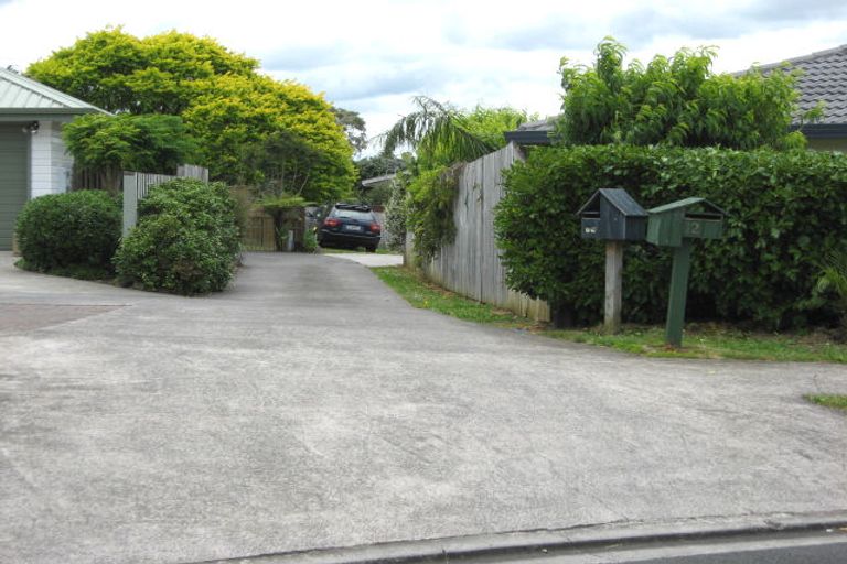 Photo of property in 12 Ranch Place, Pukekohe, 2120