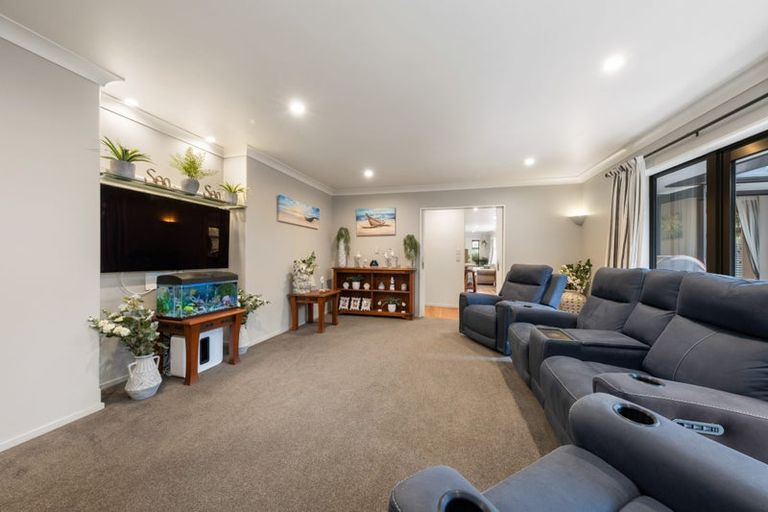 Photo of property in 40 Titirangi Crescent, Parklands, Christchurch, 8083