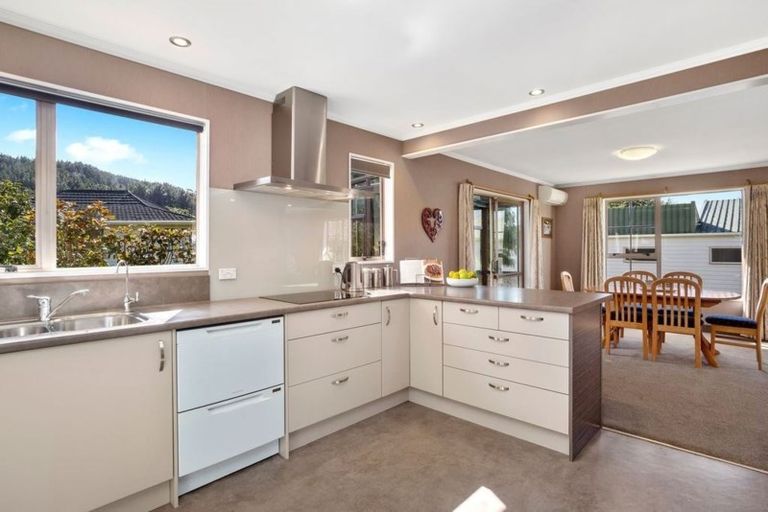 Photo of property in 17 Balliol Drive, Tawa, Wellington, 5028