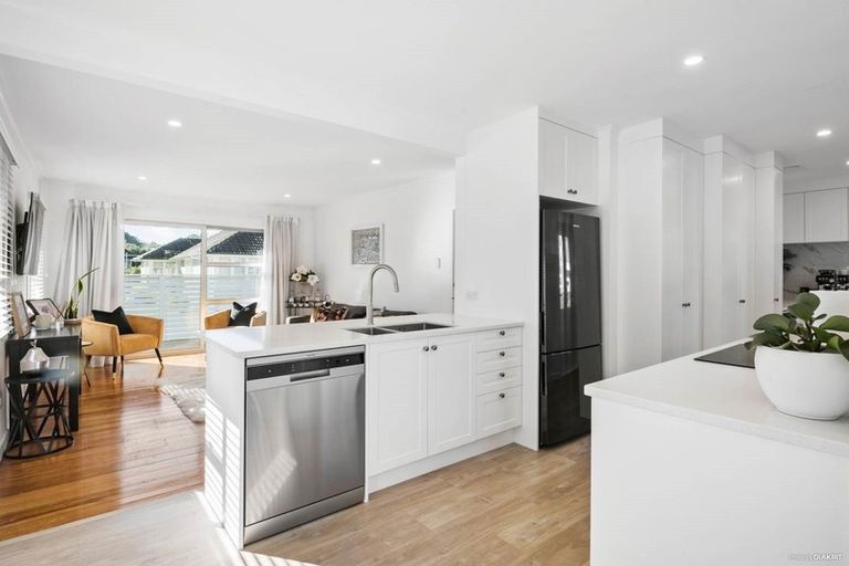 Photo of property in 1/113 Nile Road, Milford, Auckland, 0620