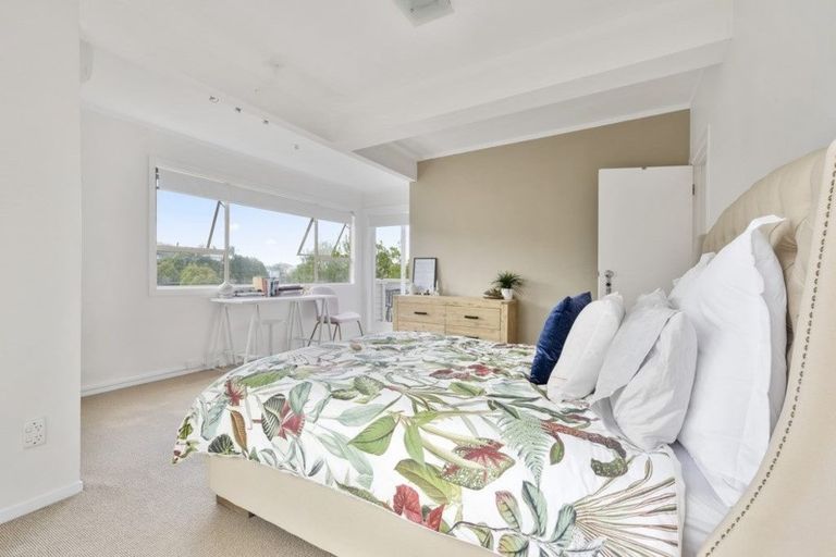 Photo of property in 13/18 Parr Terrace, Castor Bay, Auckland, 0620
