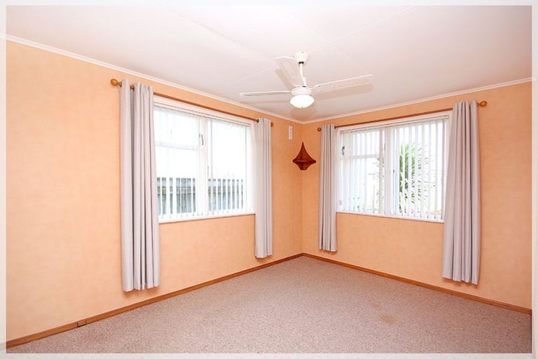 Photo of property in 27 Seabury Avenue, Foxton Beach, Foxton, 4815