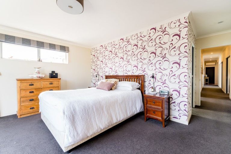 Photo of property in 8 Silver Springs Boulevard, Mosgiel, 9024