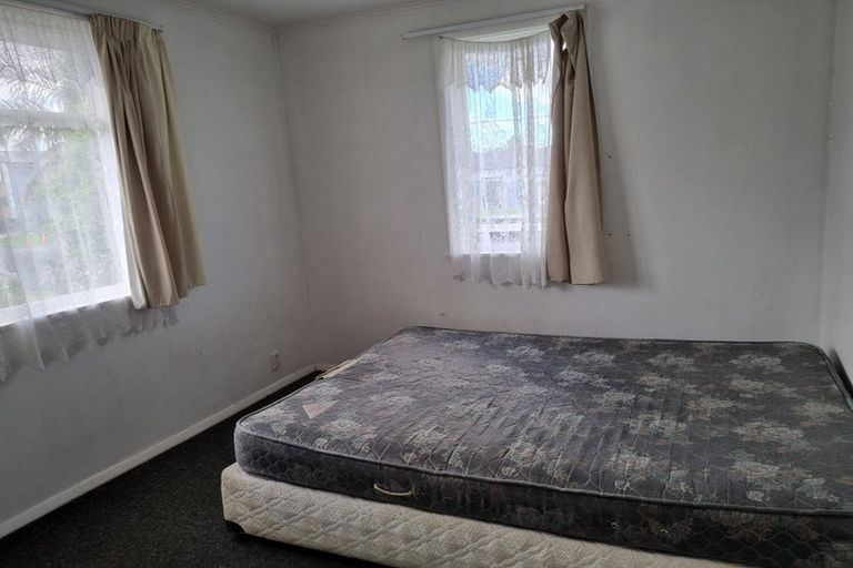 Photo of property in 16 Old Wairoa Road, Papakura, 2110