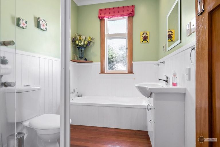 Photo of property in 5-7 Mahoe Street, Eastbourne, Lower Hutt, 5013