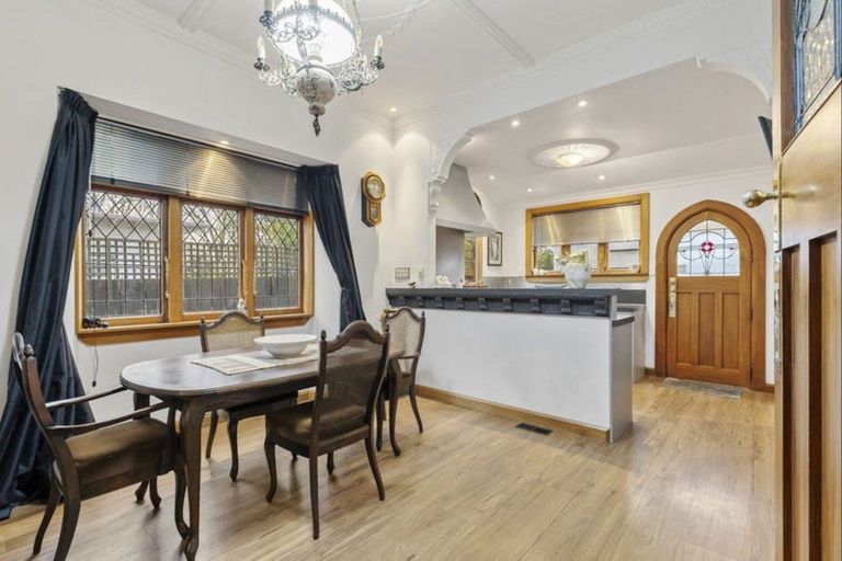 Photo of property in 209 Victoria Avenue, Hokowhitu, Palmerston North, 4410