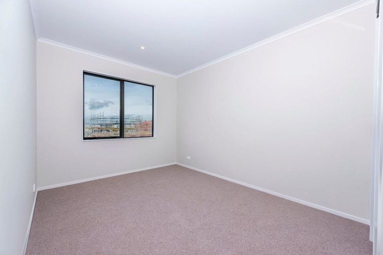 Photo of property in 11 Waenganui Road, Hobsonville, Auckland, 0616