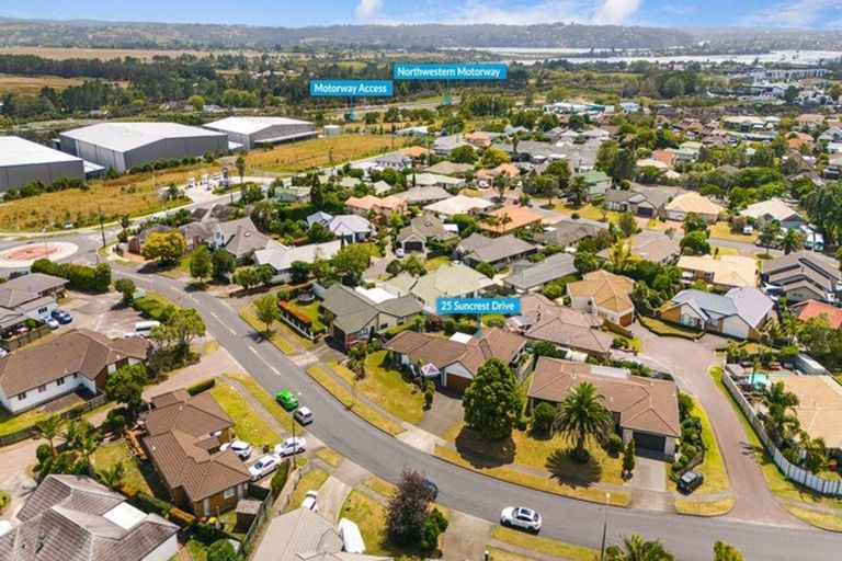 Photo of property in 25 Suncrest Drive, West Harbour, Auckland, 0618