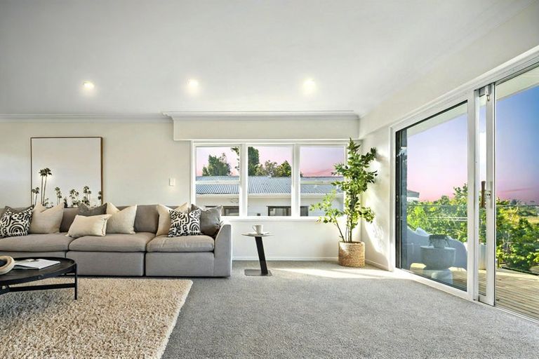 Photo of property in 112b Roberts Road, Te Atatu South, Auckland, 0610