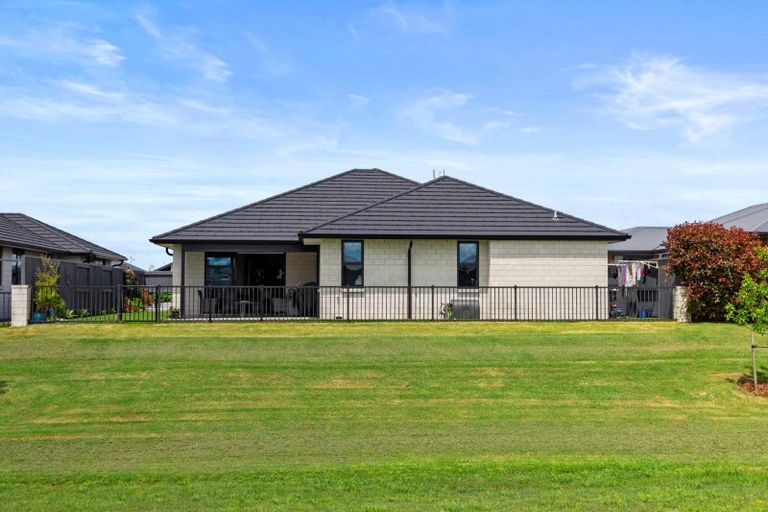 Photo of property in 11 Stevenson Drive, Papamoa, 3118