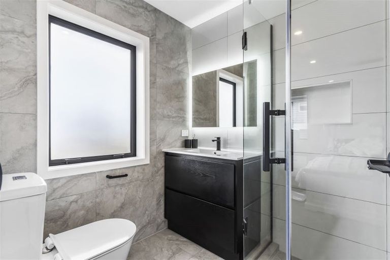 Photo of property in 10 Huaota Place, Botany Downs, Auckland, 2010