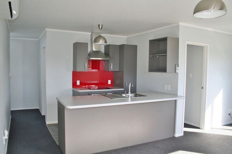 Photo of property in 16b Woodall Place, Totara Vale, Auckland, 0627