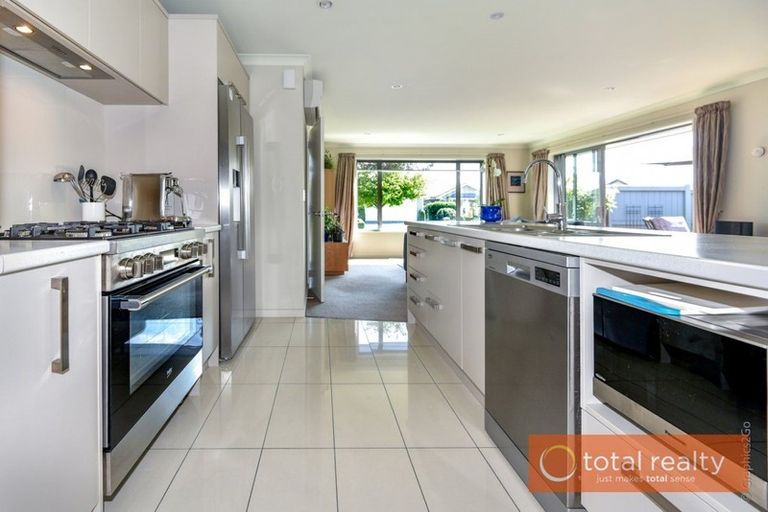 Photo of property in 8 Rosario Place, Aidanfield, Christchurch, 8025