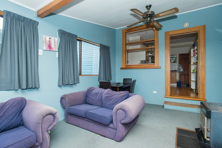 Photo of property in 210 Kahutia Street, Gisborne, 4010