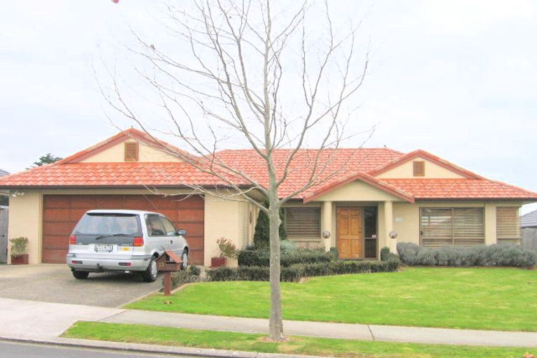 Photo of property in 13 Gilford Place, East Tamaki Heights, Auckland, 2016