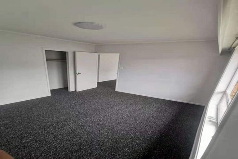 Photo of property in 1/178 Chivalry Road, Glenfield, Auckland, 0629