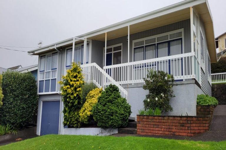 Photo of property in 8 Kitchener Terrace, Moturoa, New Plymouth, 4310