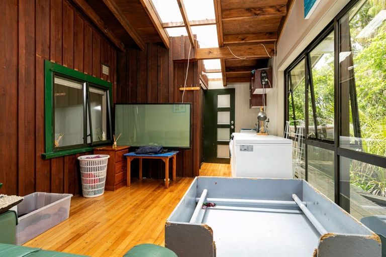 Photo of property in 166 Opanuku Road, Henderson Valley, Auckland, 0612