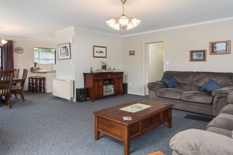 Photo of property in 25 Barbara Grove, Papamoa Beach, Papamoa, 3118