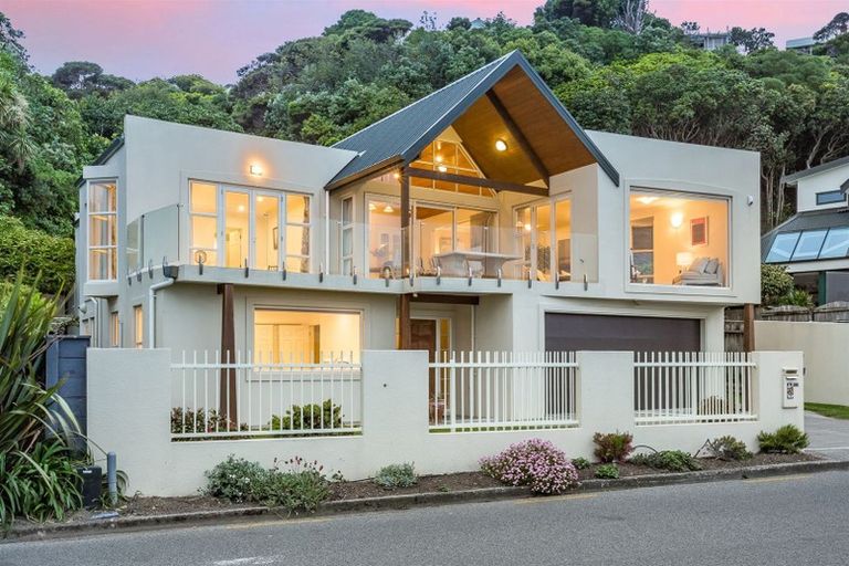 Photo of property in 13 Moana Road, Plimmerton, Porirua, 5026