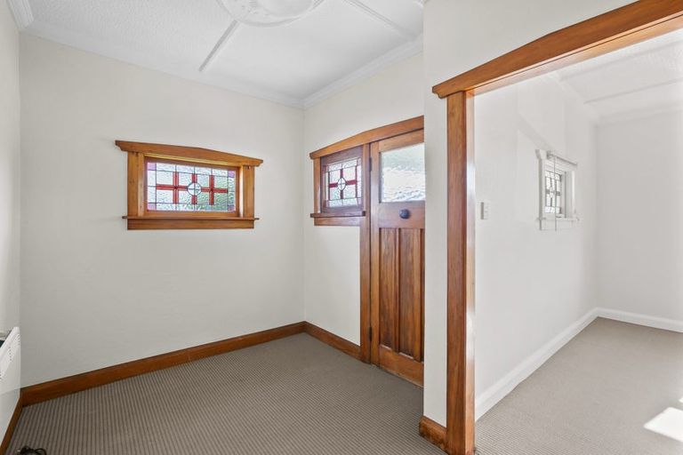Photo of property in 14 Mangorei Road, Strandon, New Plymouth, 4312