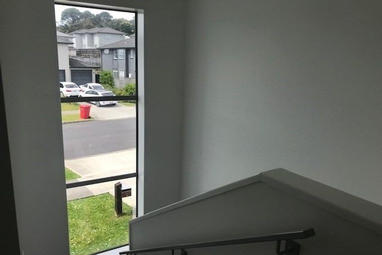Photo of property in 83 Mackay Drive, Greenhithe, Auckland, 0632