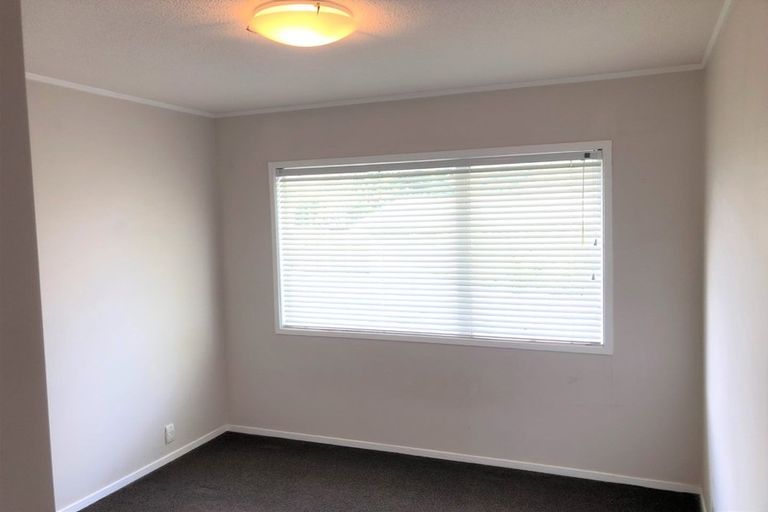 Photo of property in 30b William Bond Street, Stanley Point, Auckland, 0624