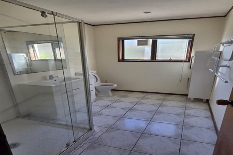 Photo of property in 13 Charles Dickens Drive, Mellons Bay, Auckland, 2014