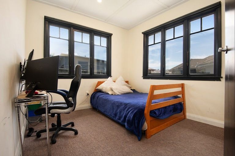 Photo of property in 1 Chamberlain Street, Feilding, 4702