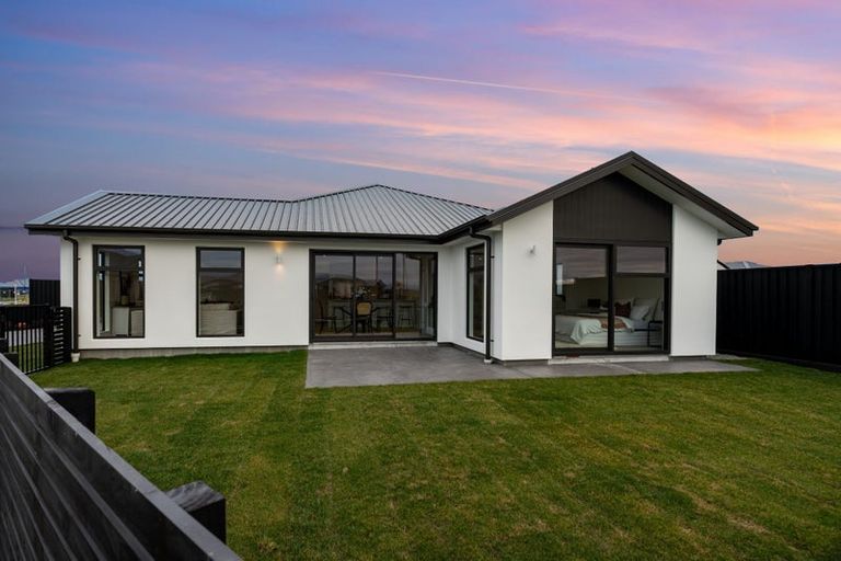 Photo of property in 35 Mcgarry Drive, Kaiapoi, 7630