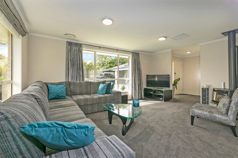 Photo of property in 23 Applemoors Way, Riverhead, 0820